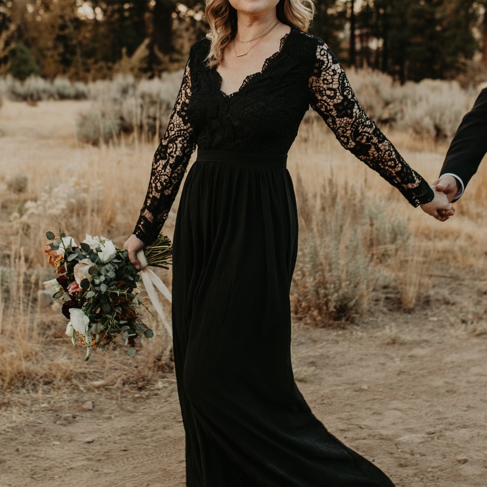 Lulus backless, lace sleeve dress